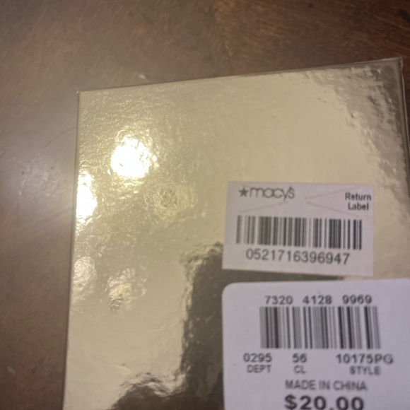 Macys Holiday Lane star pin - Picture 5 of 5